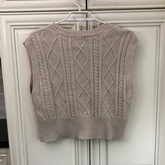 Pink Rose women’s knit sweater vest - Picture 7 of 11
